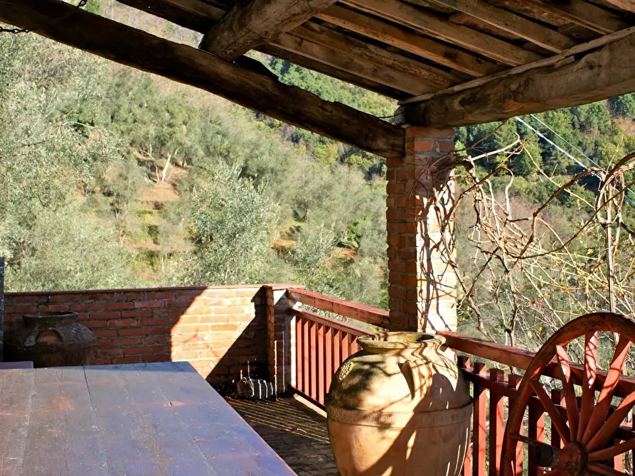 Immagine 30 di Rustico / casale in vendita  a Lucca