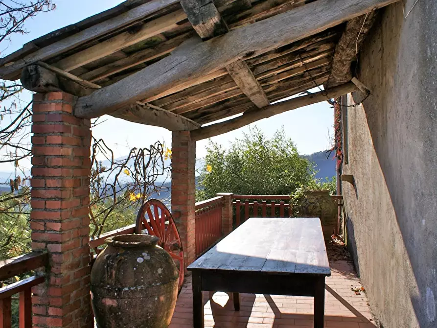 Immagine 12 di Rustico / casale in vendita  a Lucca