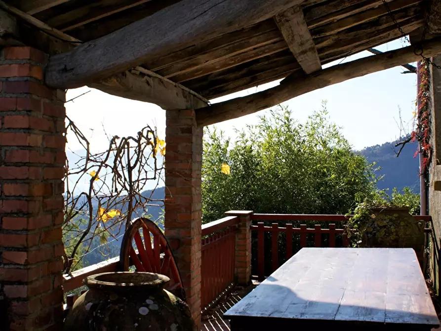 Immagine 29 di Rustico / casale in vendita  a Lucca