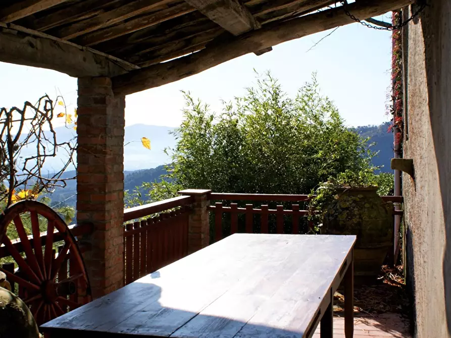 Immagine 28 di Rustico / casale in vendita  a Lucca