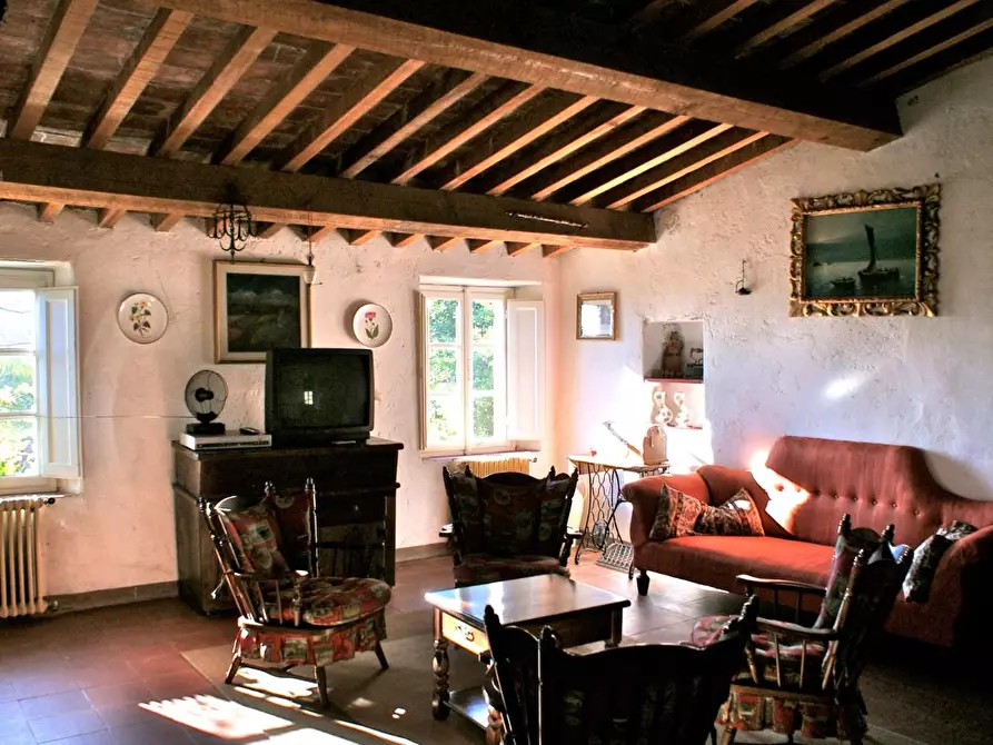Immagine 22 di Rustico / casale in vendita  a Lucca