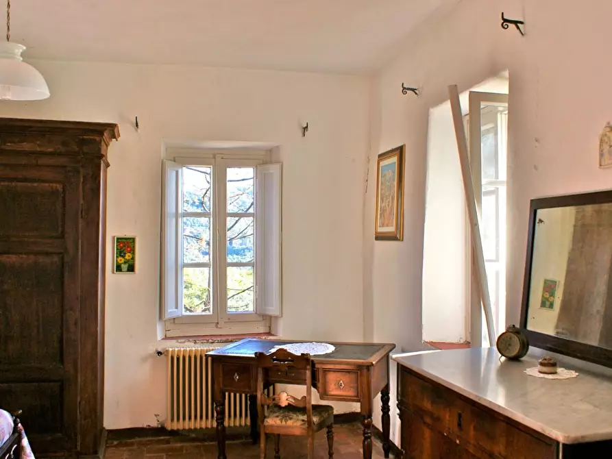 Immagine 15 di Rustico / casale in vendita  a Lucca