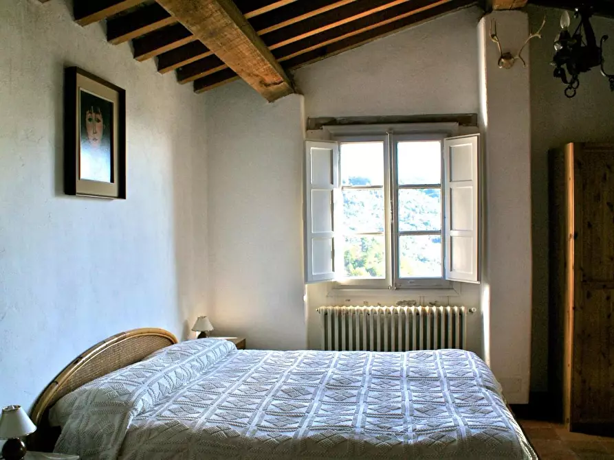 Immagine 18 di Rustico / casale in vendita  a Lucca