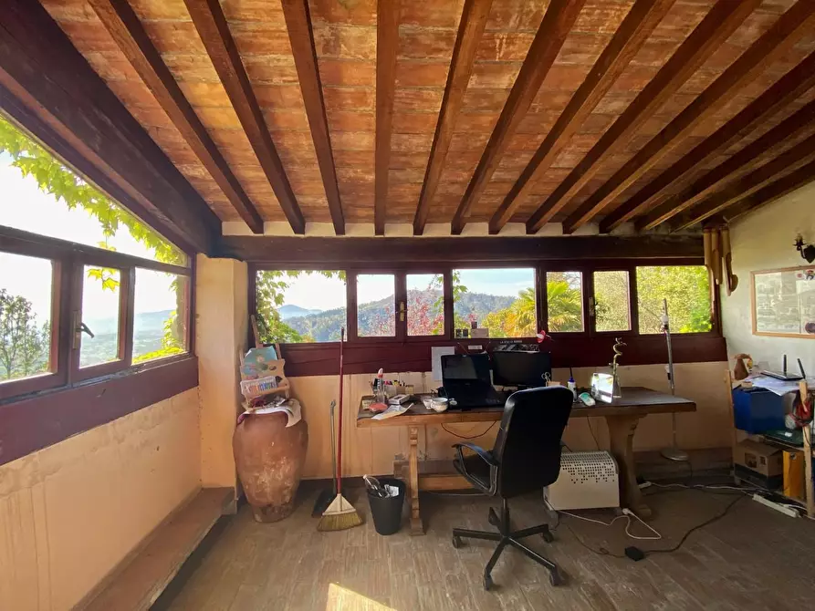 Immagine 25 di Rustico / casale in vendita  a Lucca