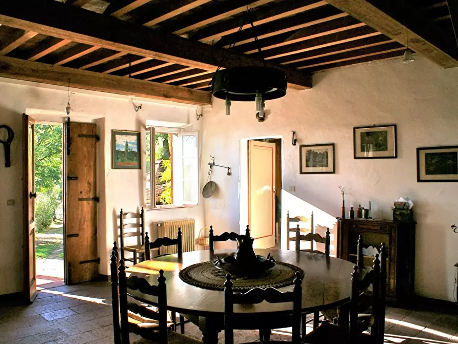 Immagine 10 di Rustico / casale in vendita  a Lucca