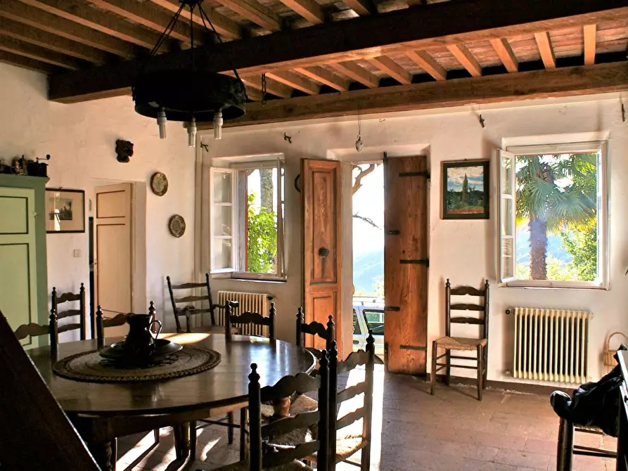 Immagine 11 di Rustico / casale in vendita  a Lucca