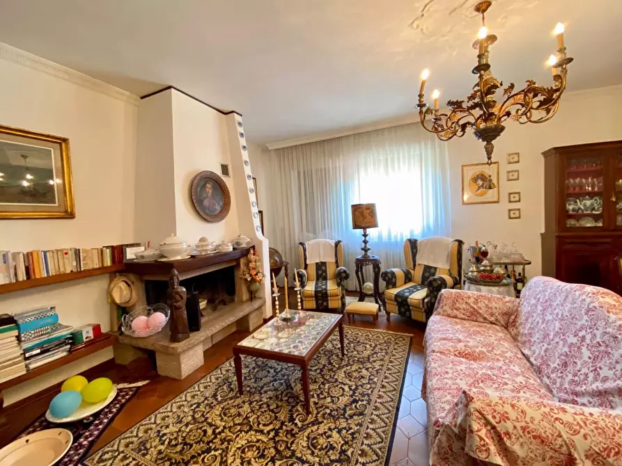 Immagine 7 di Casa bifamiliare in vendita  a Capannori