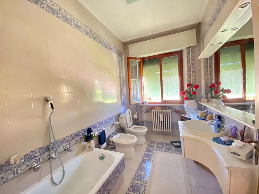 Immagine 15 di Casa bifamiliare in vendita  a Capannori