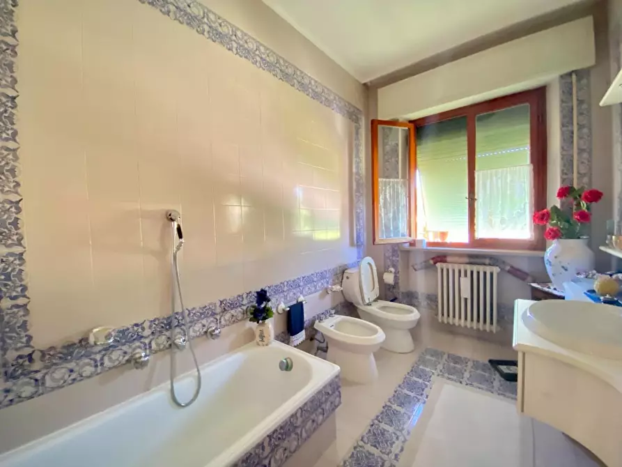 Immagine 45 di Casa bifamiliare in vendita  a Capannori