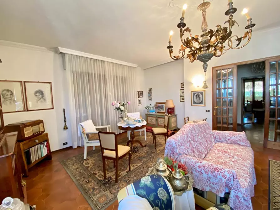 Immagine 30 di Casa bifamiliare in vendita  a Capannori