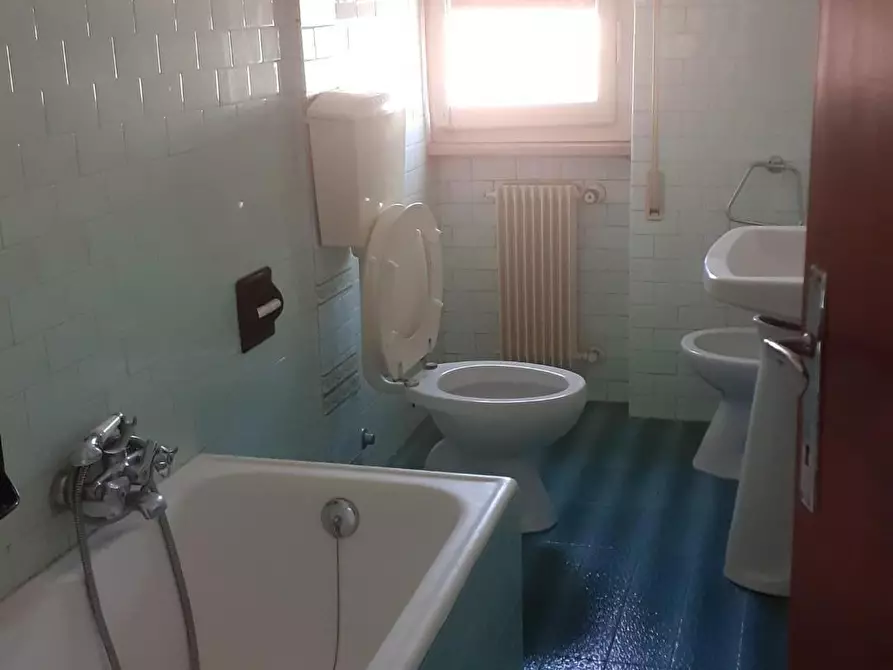 Immagine 12 di Appartamento in vendita  a Massa