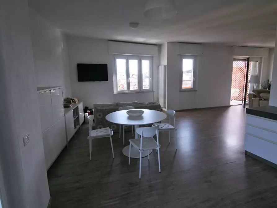 Immagine 5 di Appartamento in vendita  a Carrara