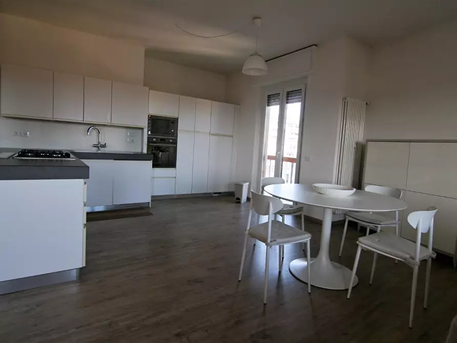 Immagine 3 di Appartamento in vendita  a Carrara