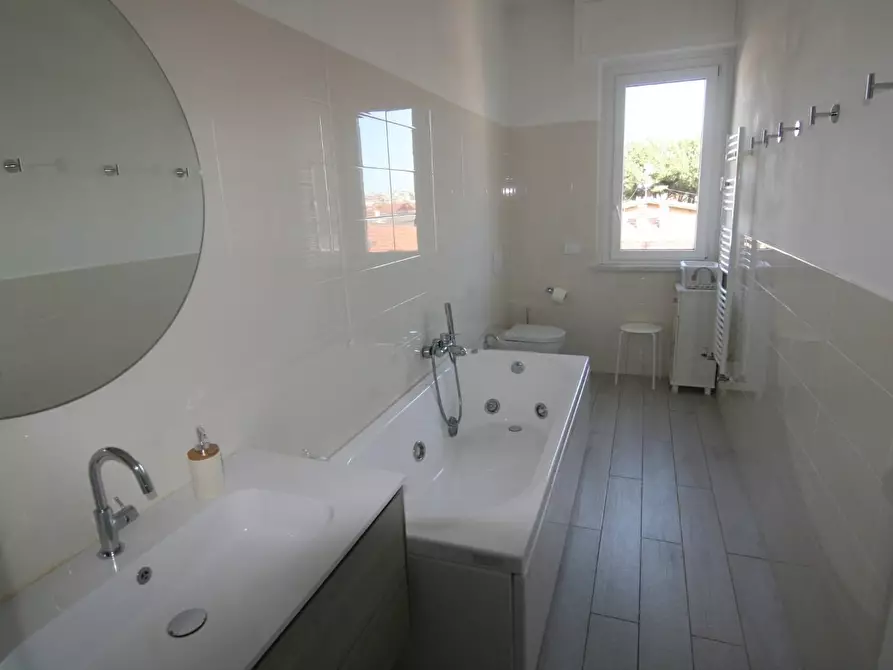 Immagine 14 di Appartamento in vendita  a Carrara