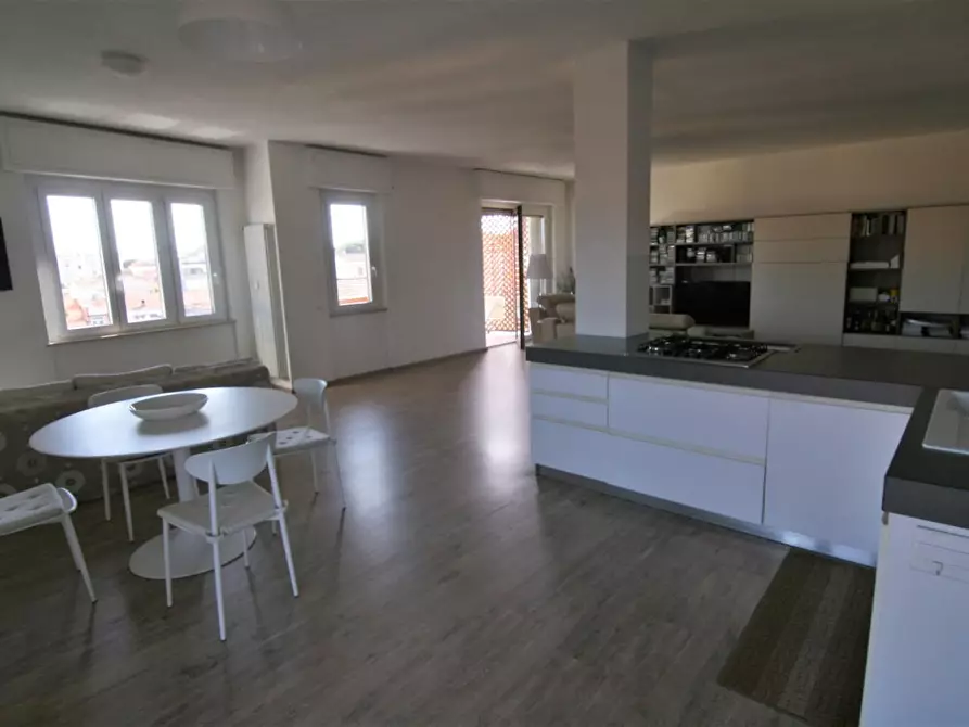 Immagine 4 di Appartamento in vendita  a Carrara
