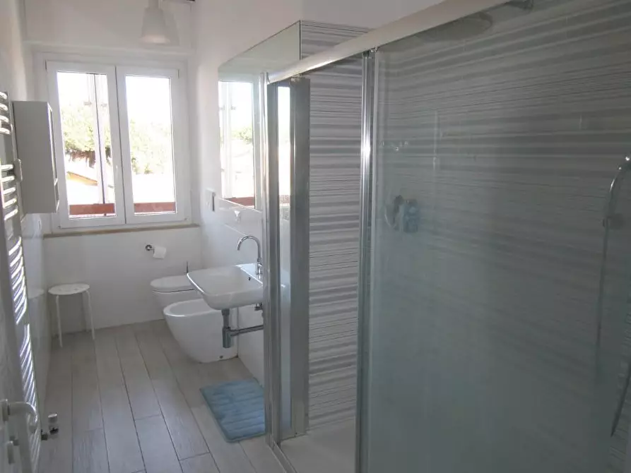 Immagine 12 di Appartamento in vendita  a Carrara