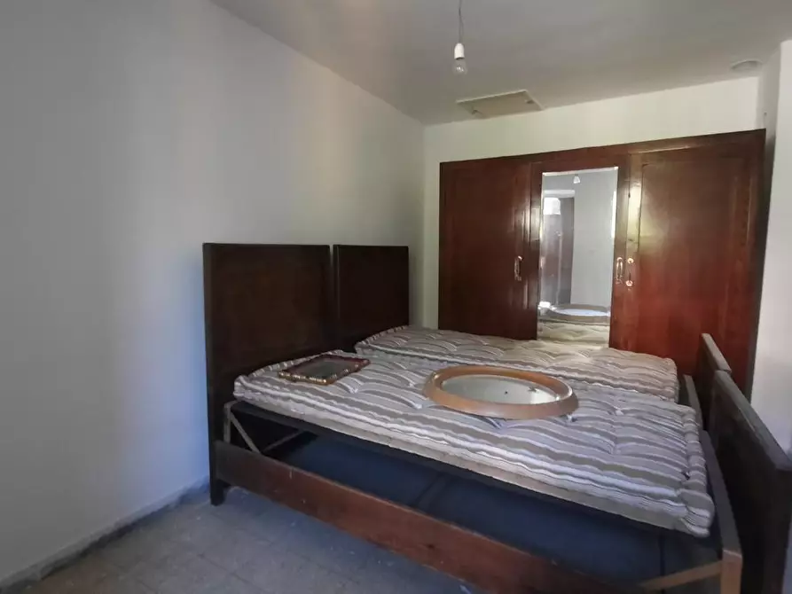 Immagine 9 di Casa semindipendente in vendita  a Massa