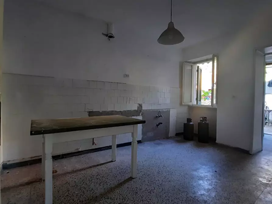 Immagine 2 di Casa semindipendente in vendita  a Massa