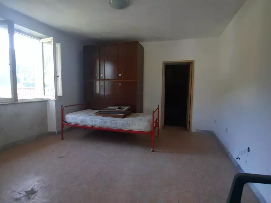 Immagine 12 di Casa semindipendente in vendita  a Massa