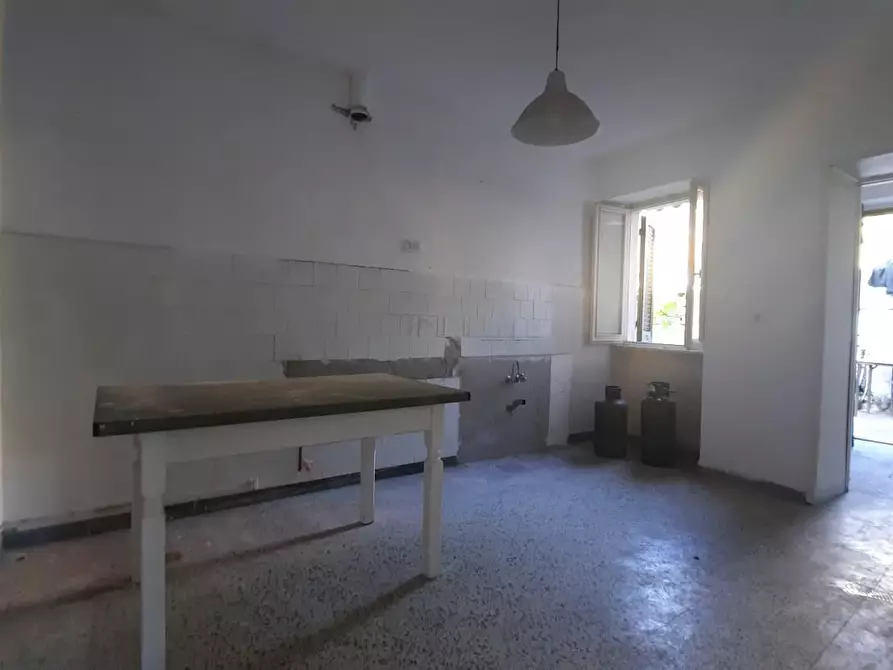 Immagine 3 di Casa semindipendente in vendita  a Massa