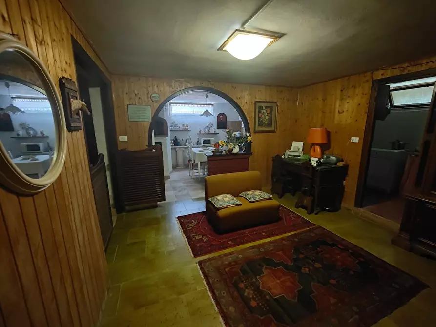 Immagine 15 di Villa in vendita  a Carrara