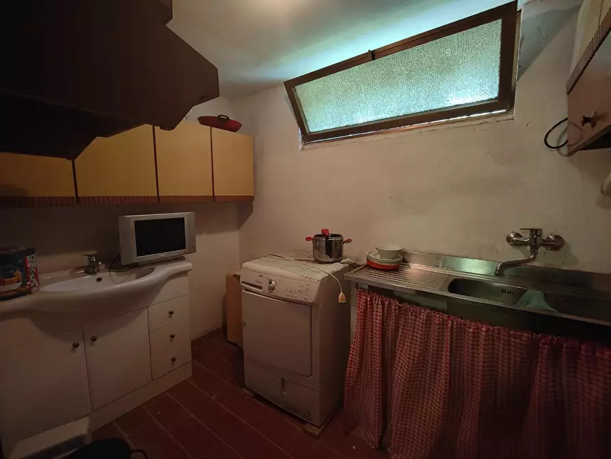 Immagine 14 di Villa in vendita  a Carrara