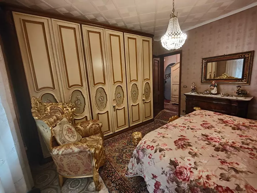 Immagine 22 di Villa in vendita  a Carrara