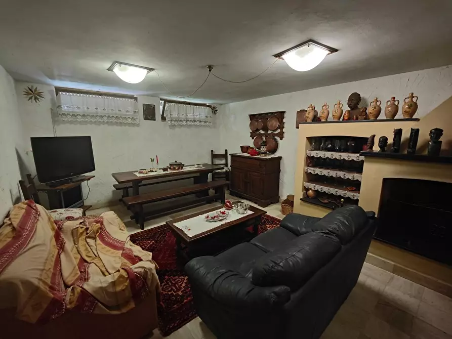 Immagine 18 di Villa in vendita  a Carrara