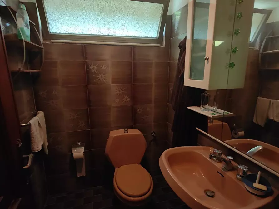 Immagine 13 di Villa in vendita  a Carrara