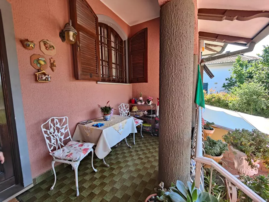 Immagine 30 di Villa in vendita  a Carrara