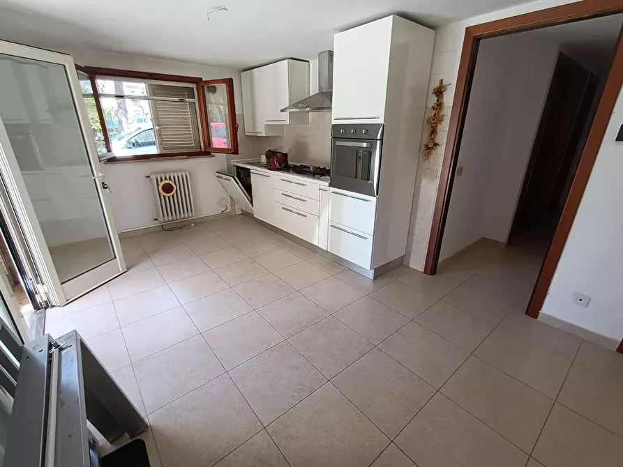 Immagine 2 di Appartamento in vendita  a Pisa