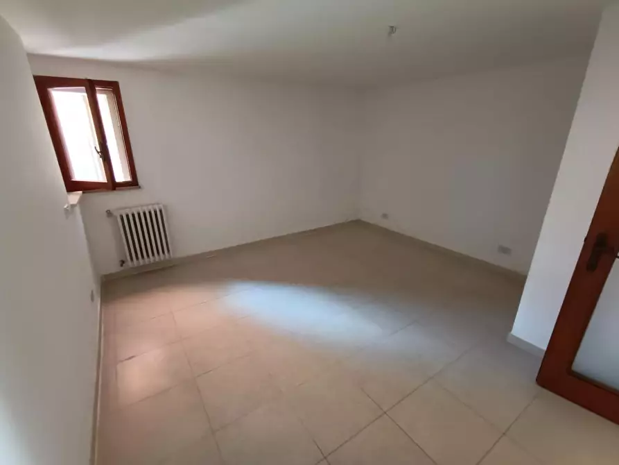 Immagine 4 di Appartamento in vendita  a Pisa