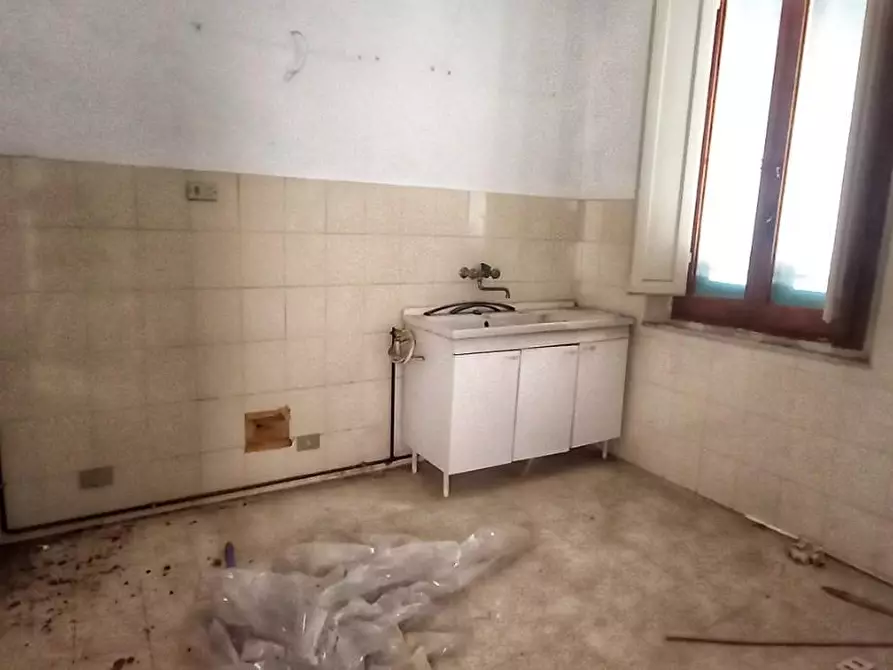 Immagine 8 di Palazzo in vendita  a Montaione