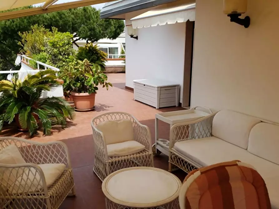 Immagine 25 di Mansarda in affitto  a Massa