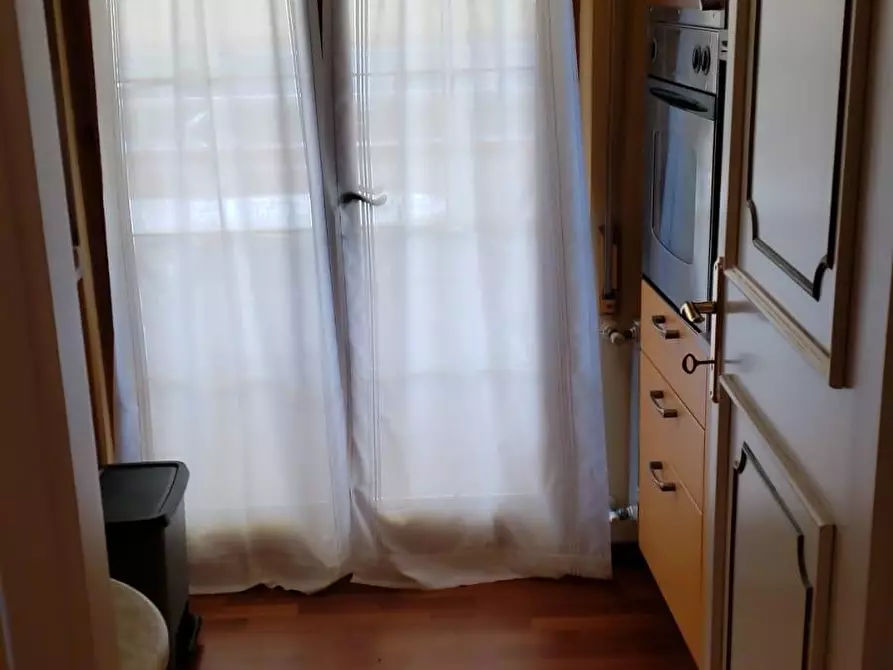 Immagine 5 di Mansarda in affitto  a Massa