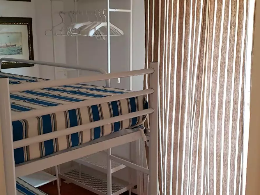 Immagine 14 di Mansarda in affitto  a Massa