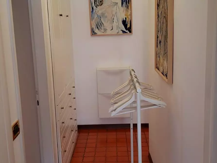 Immagine 18 di Mansarda in affitto  a Massa