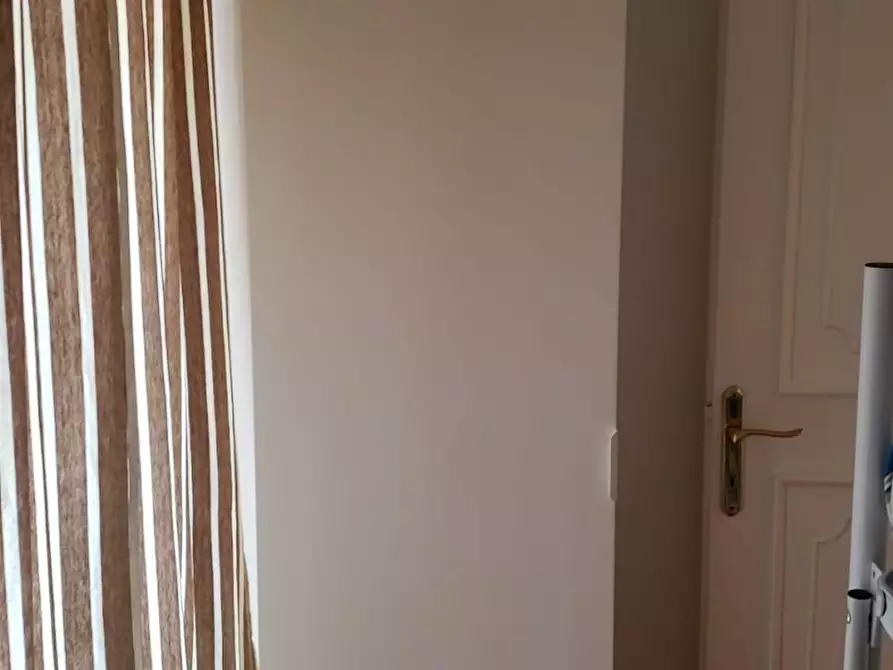 Immagine 15 di Mansarda in affitto  a Massa