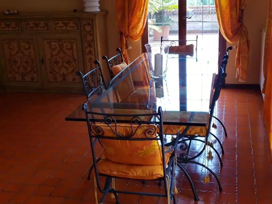 Immagine 2 di Mansarda in affitto  a Massa