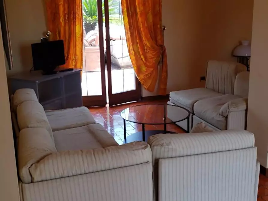 Immagine 3 di Mansarda in affitto  a Massa