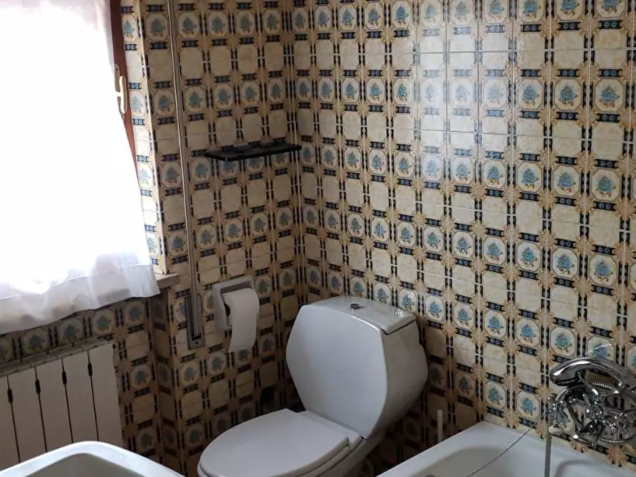 Immagine 21 di Mansarda in affitto  a Massa