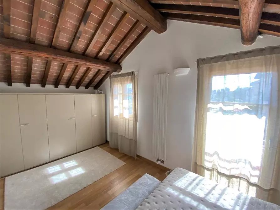 Immagine 12 di Casa semindipendente in affitto  a Lucca