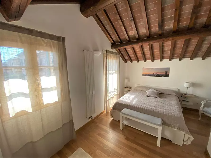 Immagine 10 di Casa semindipendente in affitto  a Lucca