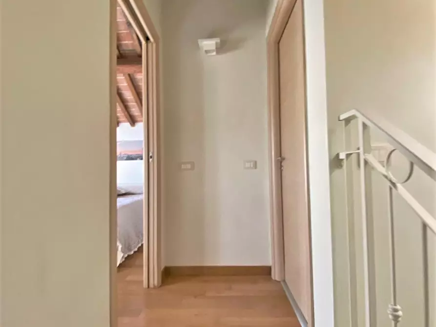 Immagine 9 di Casa semindipendente in affitto  a Lucca