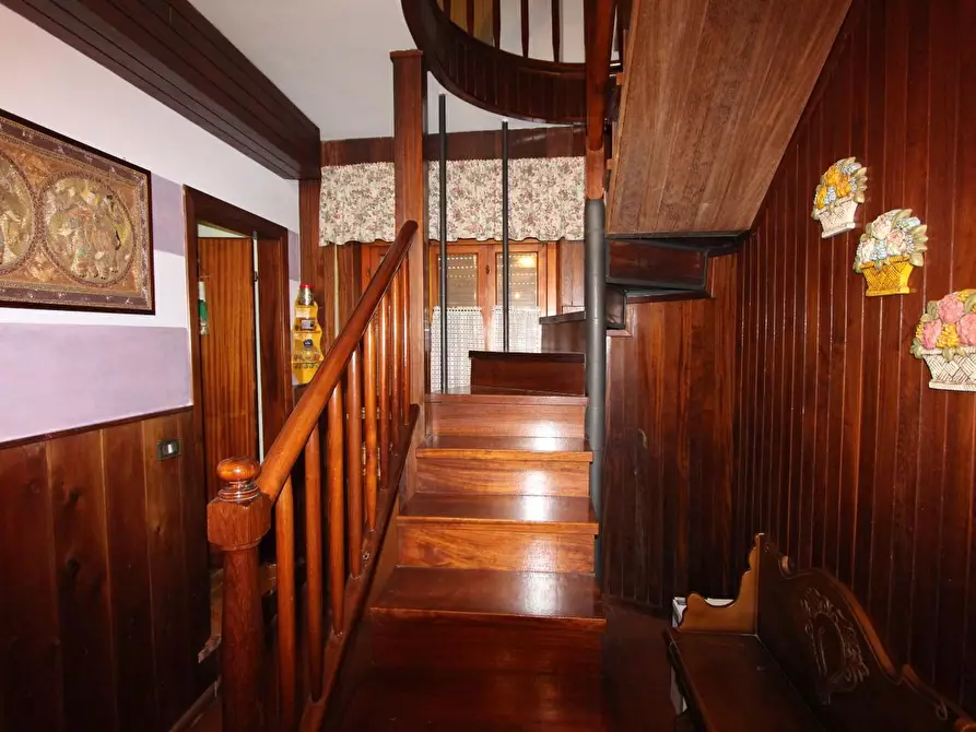 Immagine 37 di Villa in vendita  a Bolano