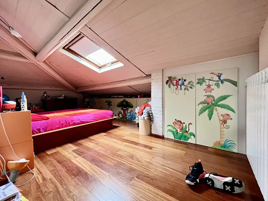 Immagine 26 di Villa in vendita  a Cascina