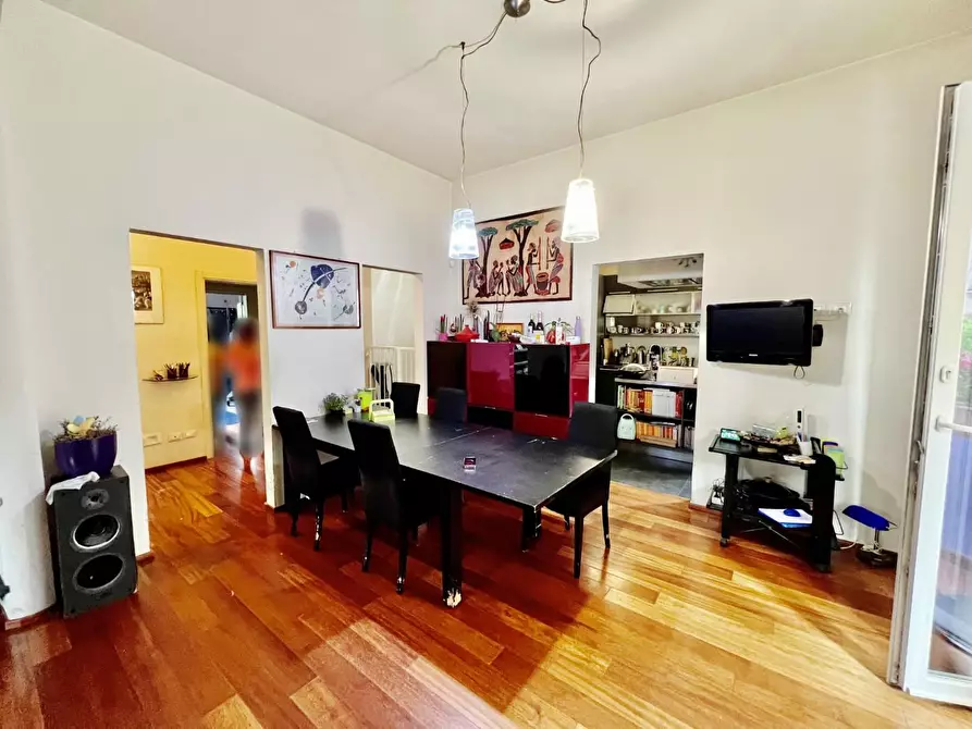 Immagine 5 di Villa in vendita  a Cascina