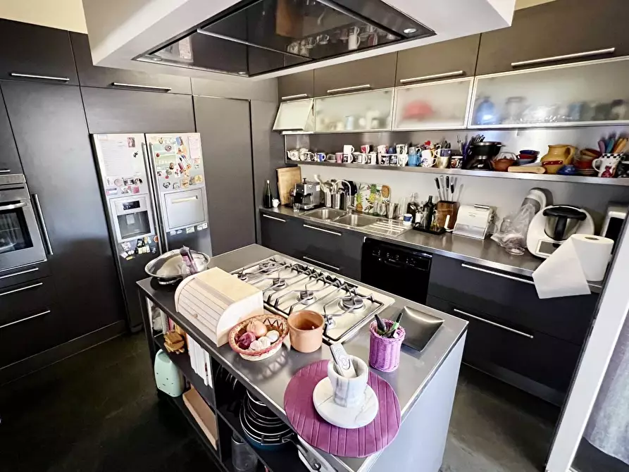 Immagine 10 di Villa in vendita  a Cascina