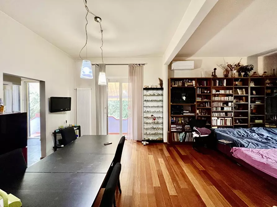 Immagine 3 di Villa in vendita  a Cascina