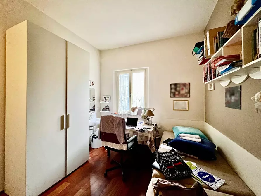 Immagine 17 di Villa in vendita  a Cascina